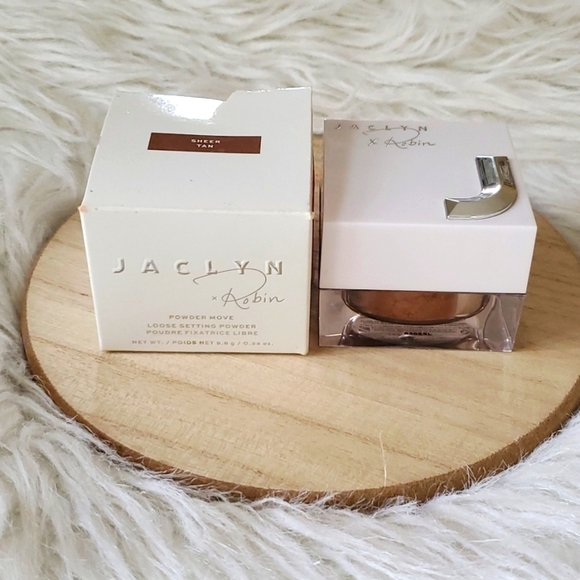 Jaclyn Cosmetics Loose Setting Powder - Picture 3 of 6